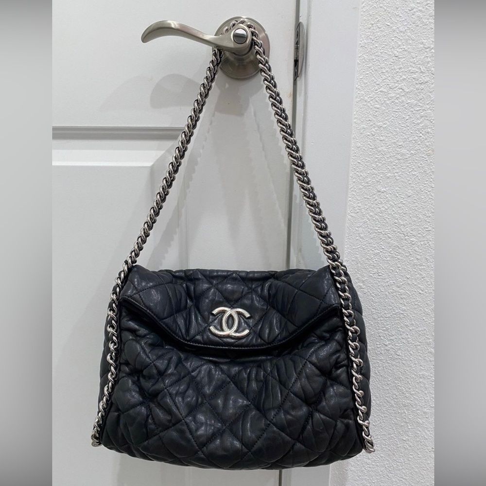 CHANEL “Chain Around” shoulder bag